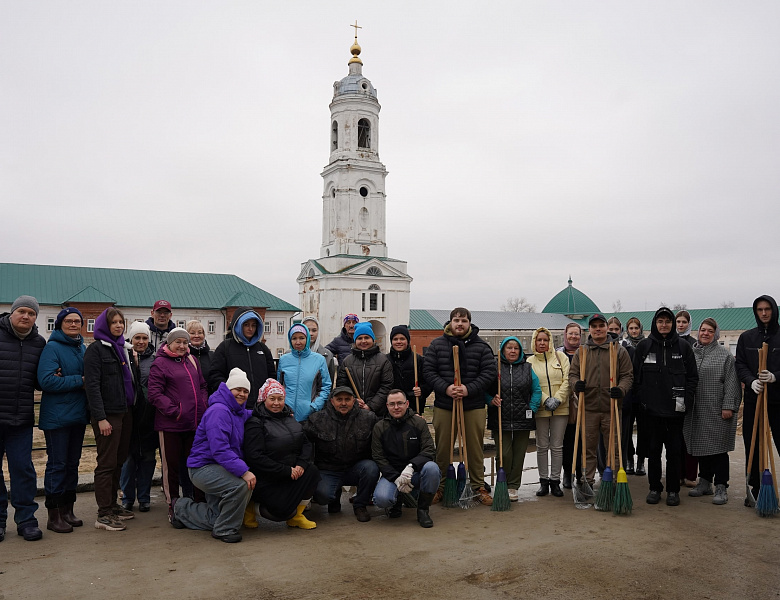 Архивисты приняли участие в ежегодной акции «Всероссийский день заботы о памятниках истории и культуры»