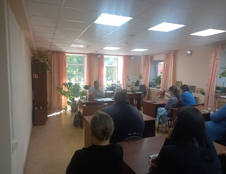 Состоялась встреча сотрудников ГКАУ «ЦГА Республики Мордовия» со специалистом учебно-медицинского центра «Спасение» по линии МЧС России Е.А. Ковалевым