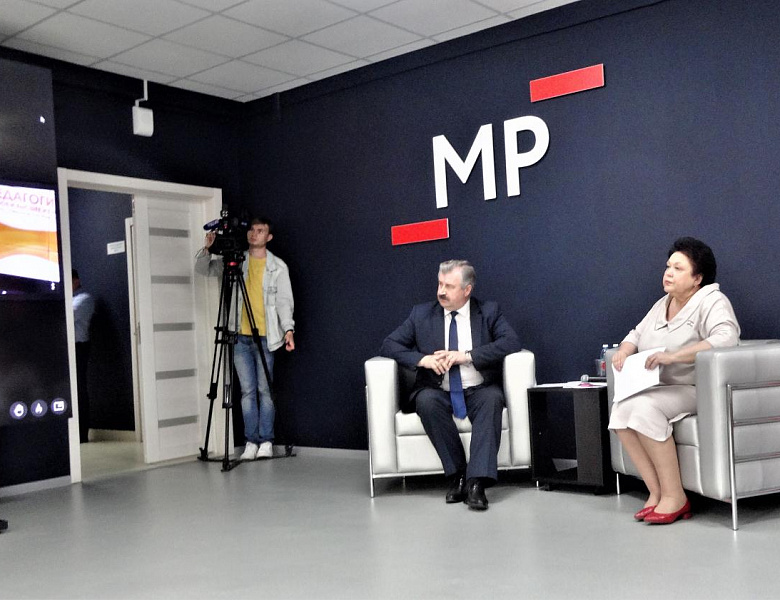 Архивисты Мордовии приняли участие в работе круглого стола «Педагогика – первое и высшее из искусств», посвященный 200-летию со дня рождения К.Д. Ушинского 