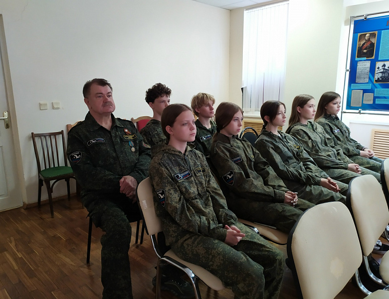 Бойцы поискового отряда «Память» им. Героя Советского Союза М.П. Девятаева СОШ № 28 посетили Центральный государственный архив Республики Мордовия