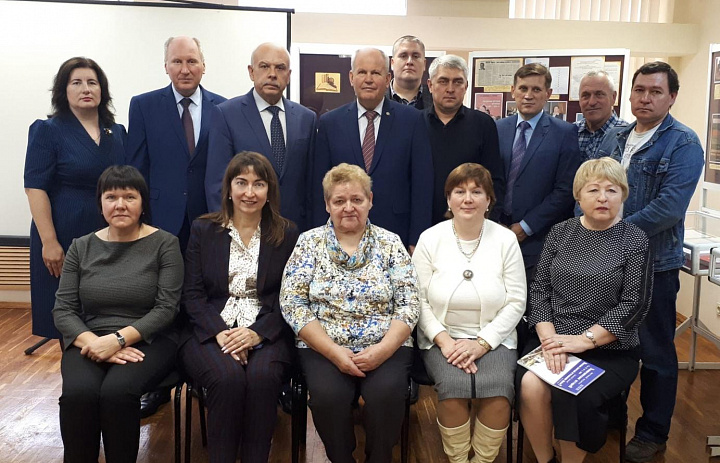 Состоялось открытие выставки «Жизнь в науке», посвященной 75-летию со дня рождения историка, доктора исторических наук, профессора Н.В. Заварюхина